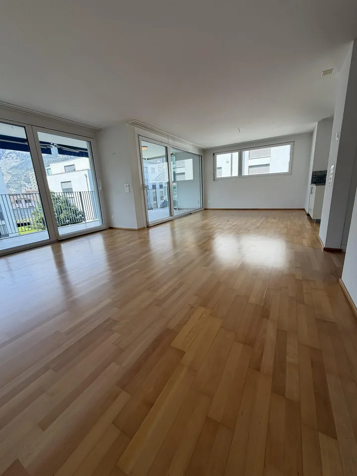 Grosszügige 4.5 Zimmerwohnung an attraktiver Lage