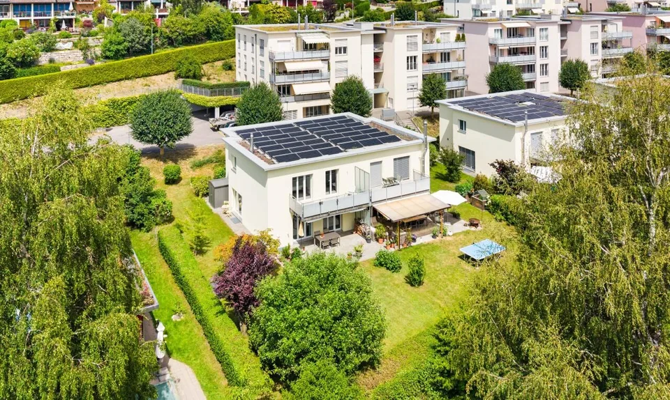 Familienfreundliche Doppelhaushälfte mit grossem Garten