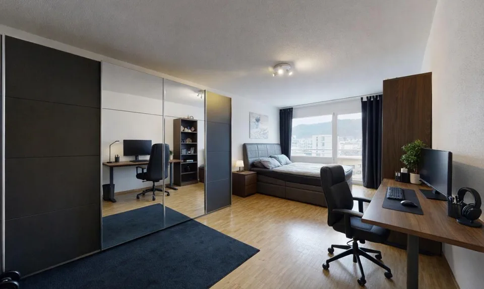 Grosse 5.5-Zimmer Wohnung mit unverbaubarer Aussicht in Schlieren