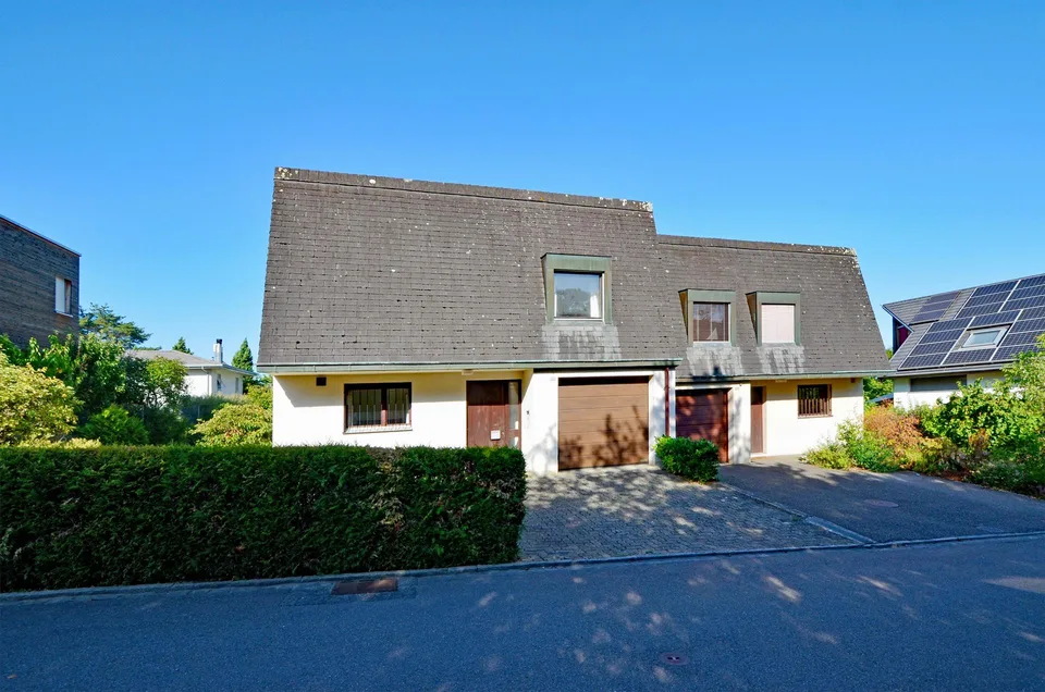 Casa familiare vicino alla foresta e al centro del villaggio
