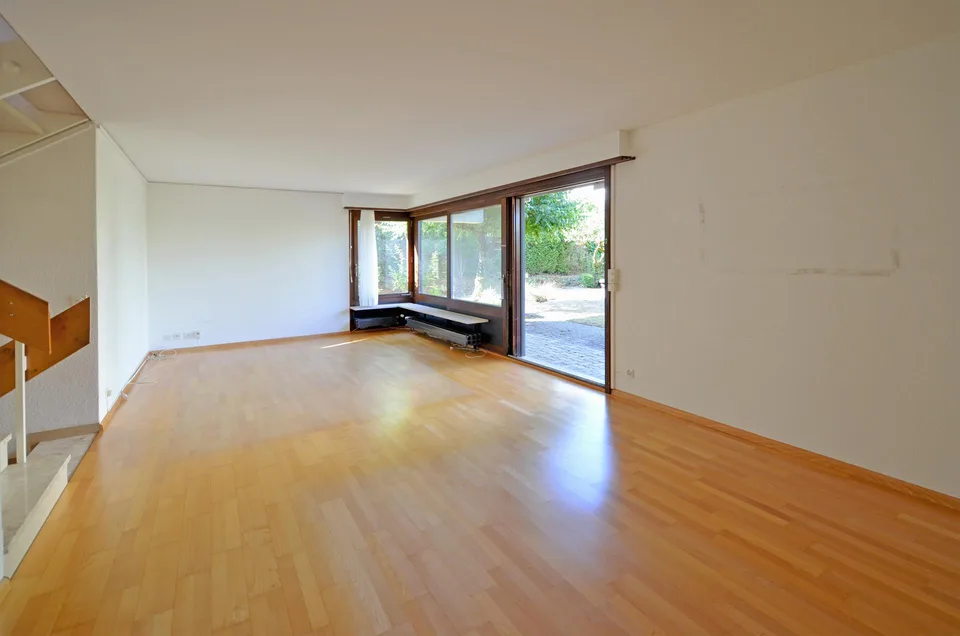 Casa familiare vicino alla foresta e al centro del villaggio