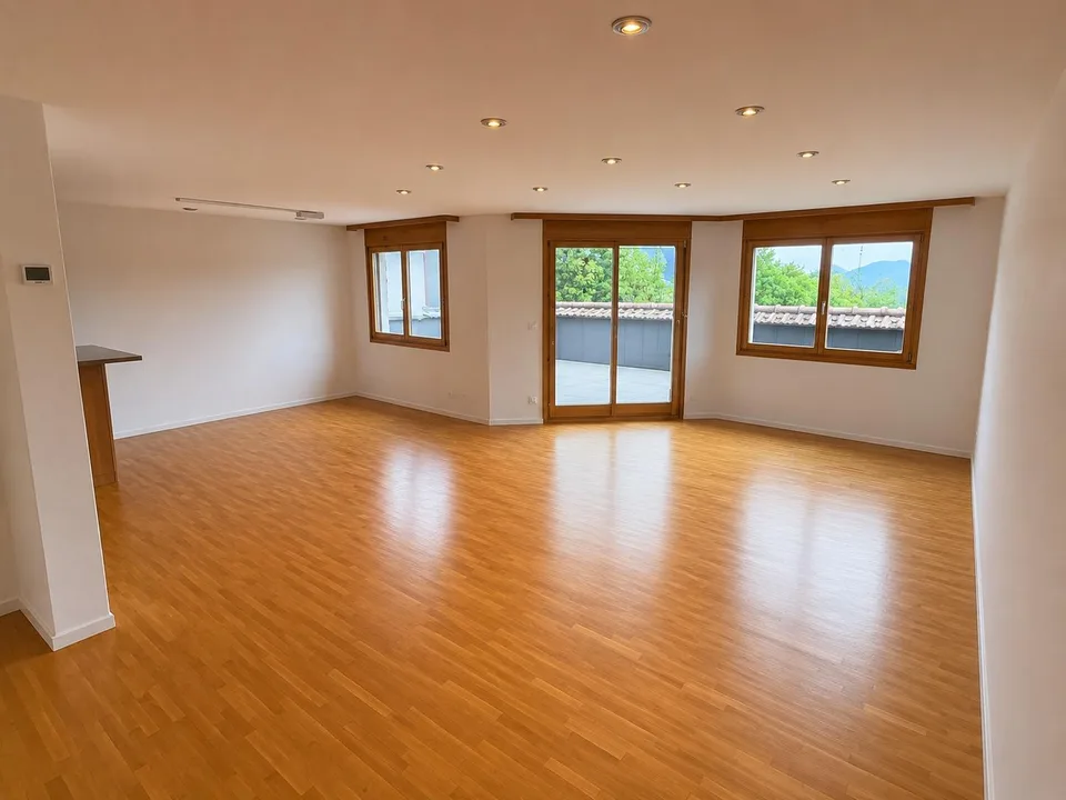 Helle 4½-Zimmer-Terrassenwohnung an sonniger Lage in Rothenthurm