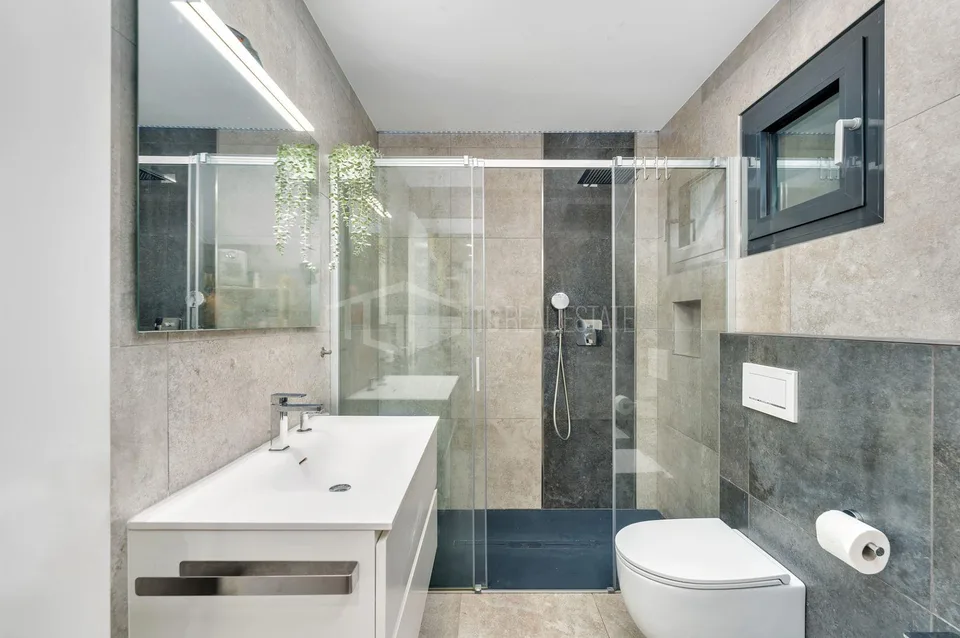 MODERNA VILLA CON VISTA PANORAMICA E CON APPARTAMENTO INDIPENDENTE – photo 2 sur 15