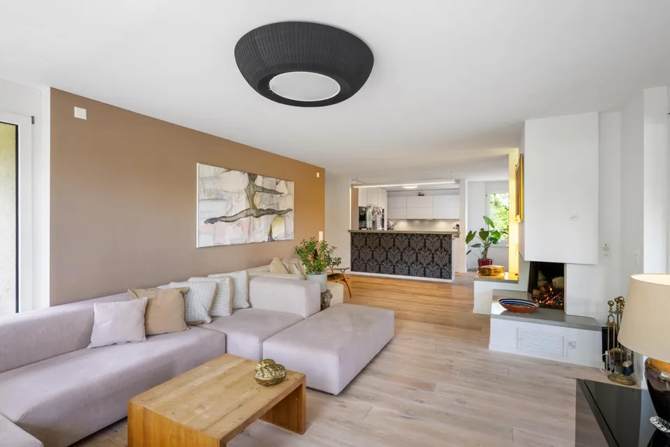 Adliswil: 6.5-Zimmer-Attikawohnung mit dem Komfort eines Einfamilie... – Foto 4 von 5
