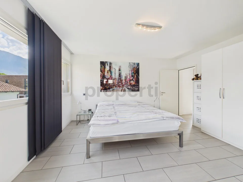 Villa moderna ad Ascona – Spazi generosi, giardino e terrazzi