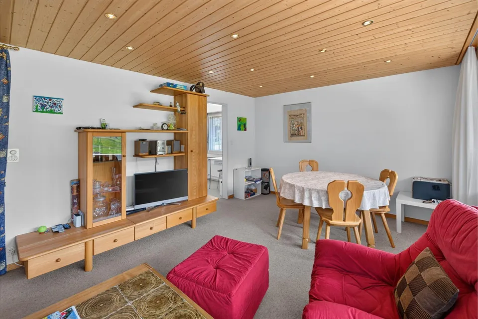 Sunny 2.5-room holiday home with mountain views, cross-country ski trail and ski lift at the door