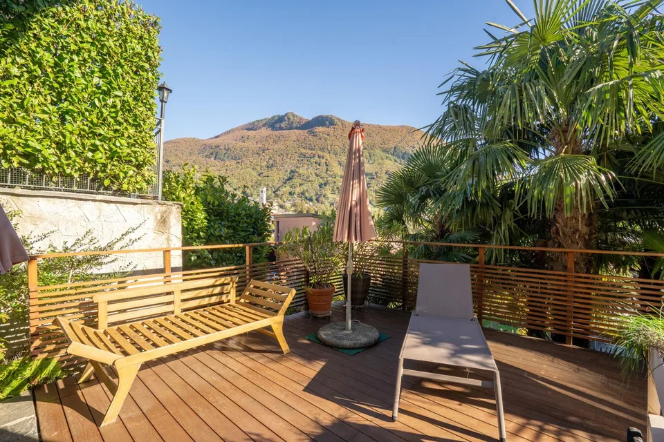 VILLA BIFAMILIARE MEDITERRANEA IN CONTESTO RESIDENZIALE CON VISTA L...