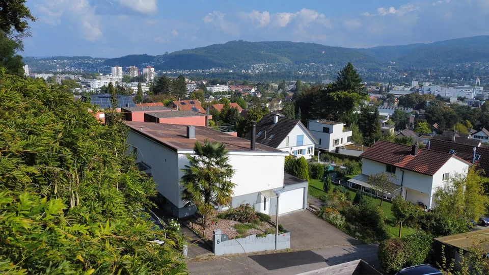 5.5-Zimmer Einfamilienhaus mit traumhafter Weitsicht an exklusiver Woh