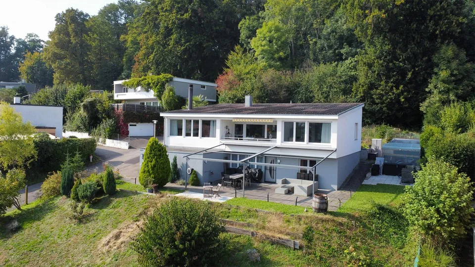 5.5-Zimmer Einfamilienhaus mit traumhafter Weitsicht an exklusiver Woh