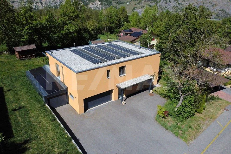 Modernes Einfamilienhaus mit Weitblick über das Rhonetal in Susten/VS