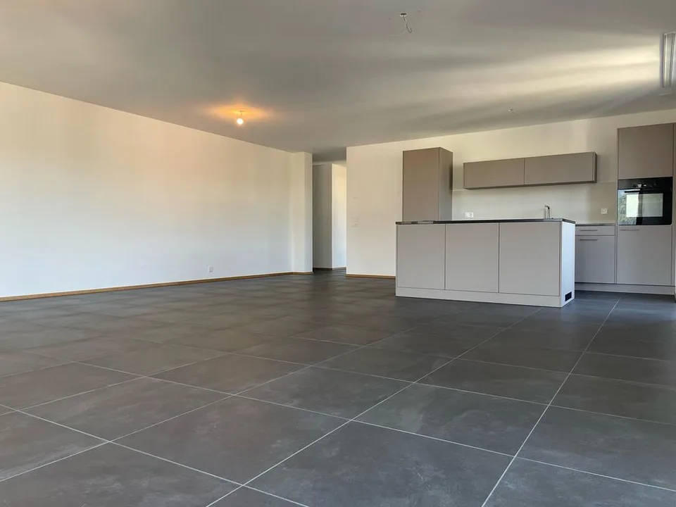 WOHNUNG MIT FANTASTISCHER AUSSICHT UND BALKON