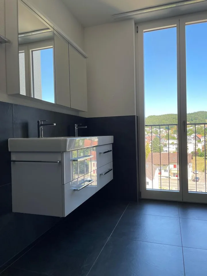 WOHNUNG MIT FANTASTISCHER AUSSICHT UND BALKON