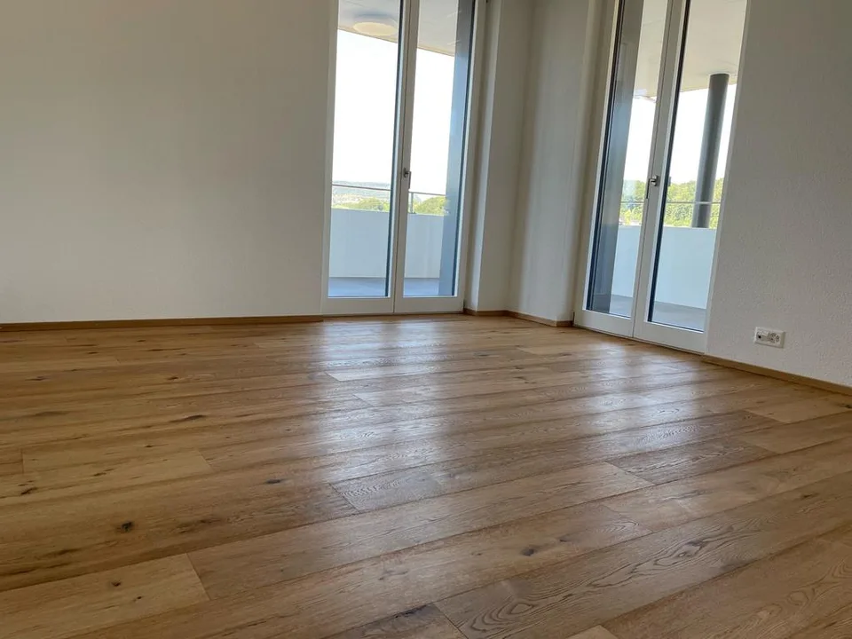 WOHNUNG MIT FANTASTISCHER AUSSICHT UND BALKON