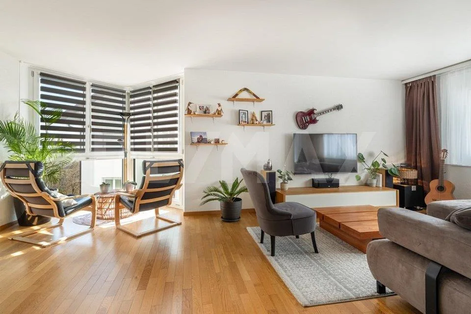 Lichtreiche 3½-Zimmer-Wohnung mit sonniger Lage und Weitblick