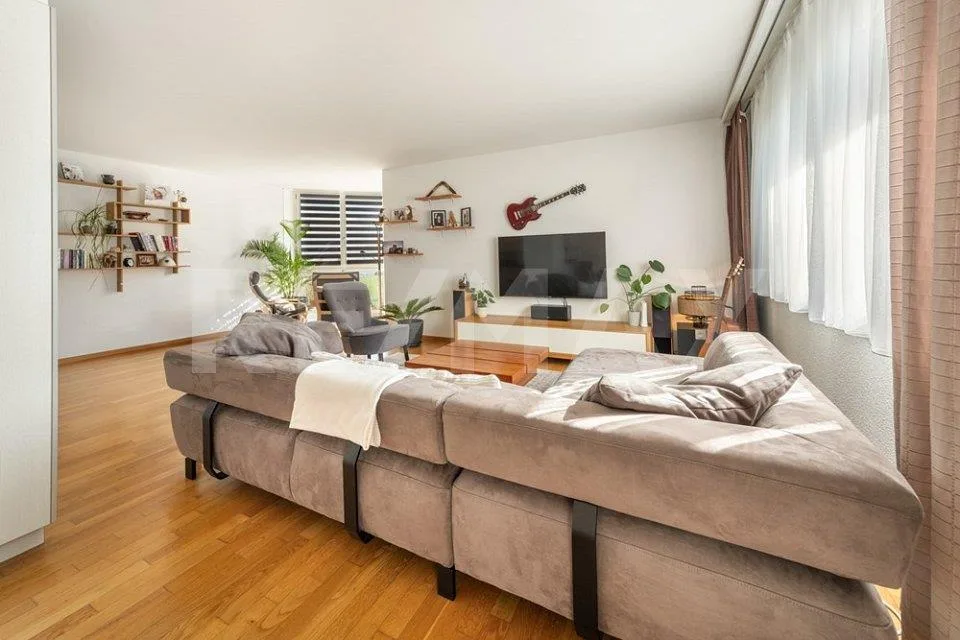 Lichtreiche 3½-Zimmer-Wohnung mit sonniger Lage und Weitblick