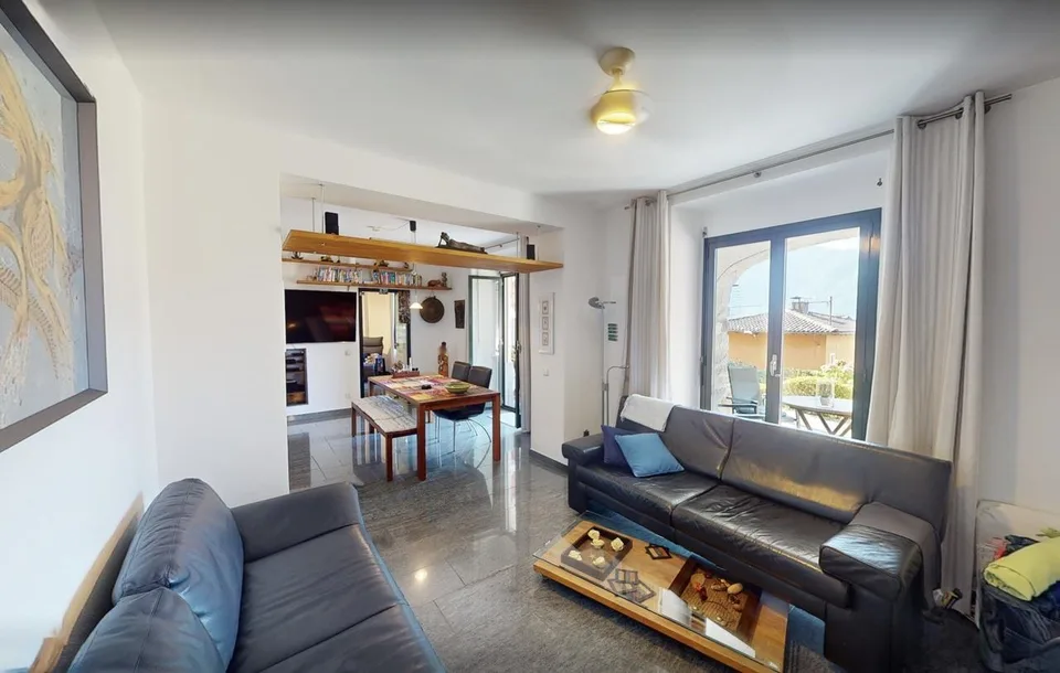 Besonderes Raumkonzept im Tessiner Haus mit Garten und Seesicht – photo 4 sur 20