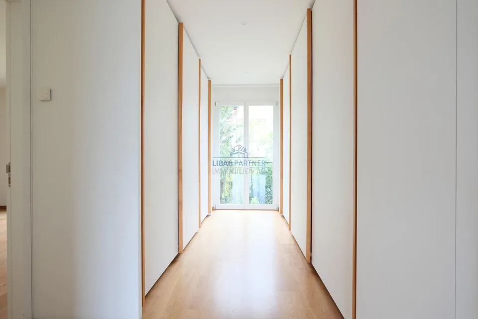 Attika-Maisonette mit unverbaubarem Weitblick über Binningen & Basel