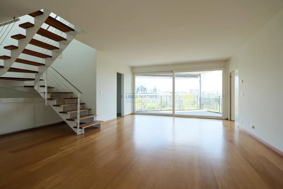 Attika-Maisonette mit unverbaubarem Weitblick über Binningen & Basel
