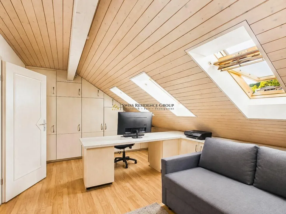 Living in the green by Lake Zurich - spacious - in a family-friendly location