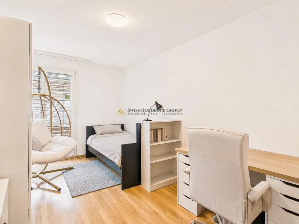 Living in the green by Lake Zurich - spacious - in a family-friendly location