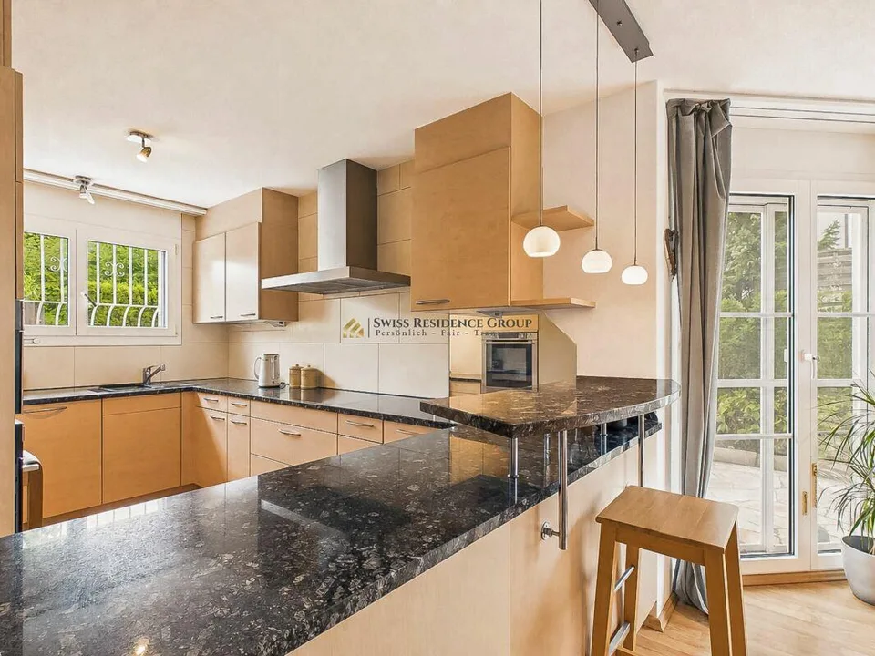 Living in the green by Lake Zurich - spacious - in a family-friendly location
