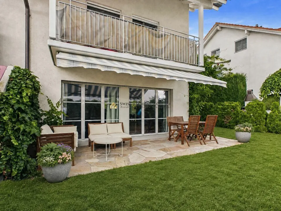 Living in the green by Lake Zurich - spacious - in a family-friendly location