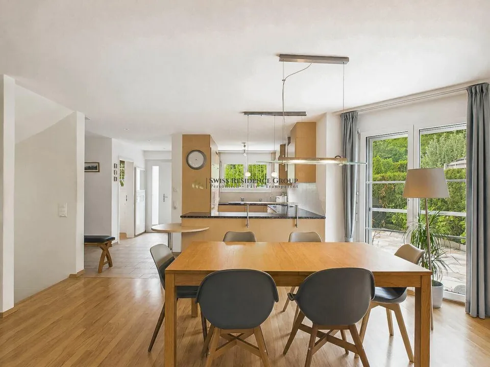 Living in the green by Lake Zurich - spacious - in a family-friendly location