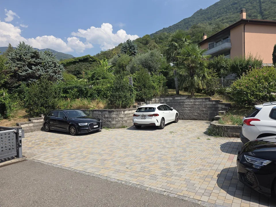 Appartement de 3,5 pièces avec jardin à Camorino