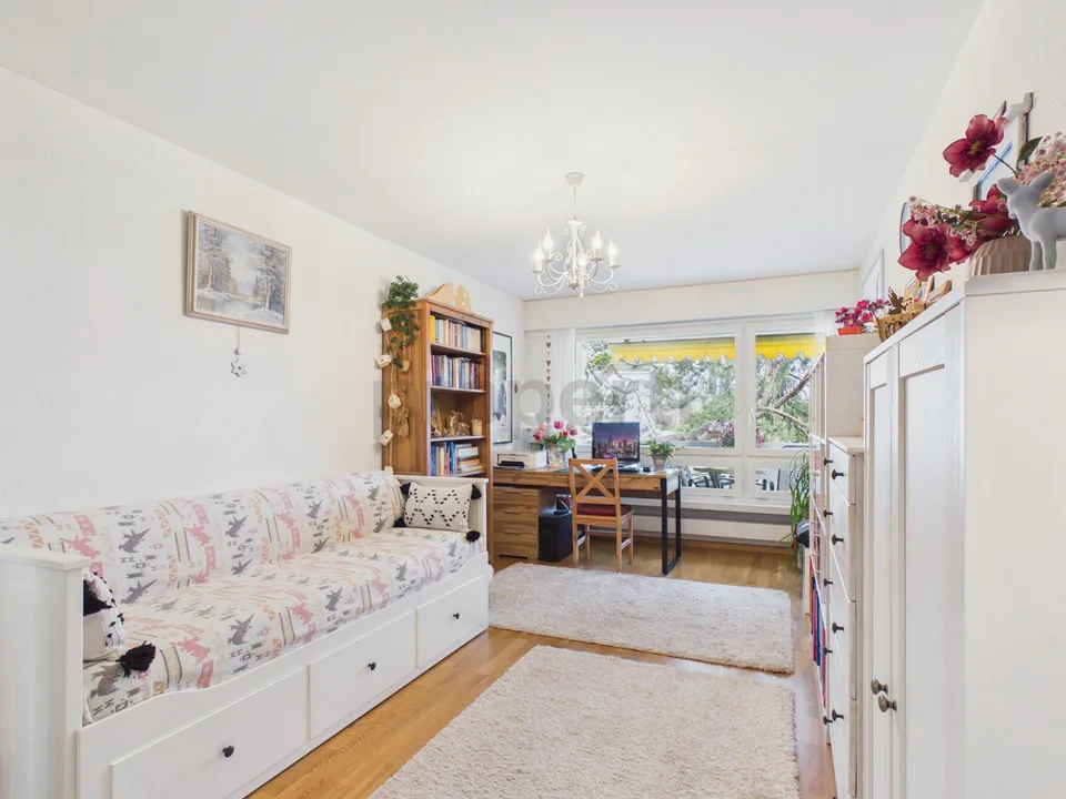 Bright apartment with plenty of space and a great view