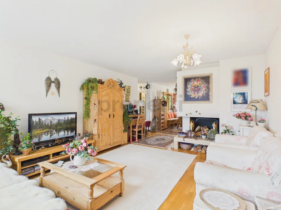 Bright apartment with plenty of space and a great view