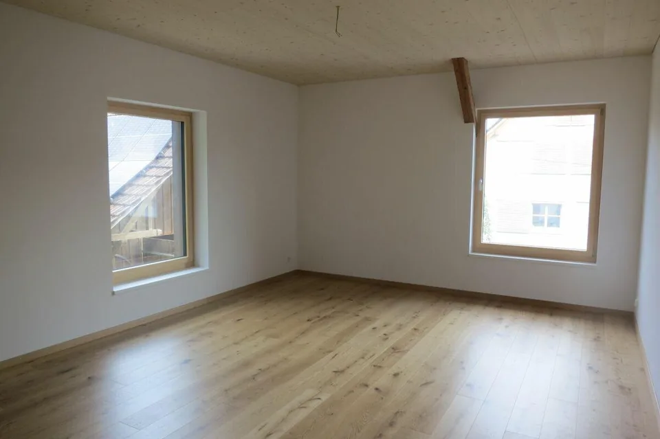 Einzigartiges Wohnambiente - 2½ Zimmer mit Holzelementen und Loggia