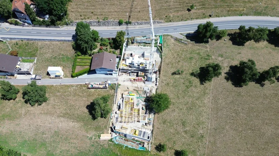 Neubau: Moderne Gartenwohnung eingebettet in malerische Landschaft, wo die Welt noch in Ordnung ist: !