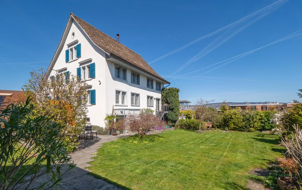 12 Zimmer Einfamilienhaus in Oberrieden – Foto 3 von 10