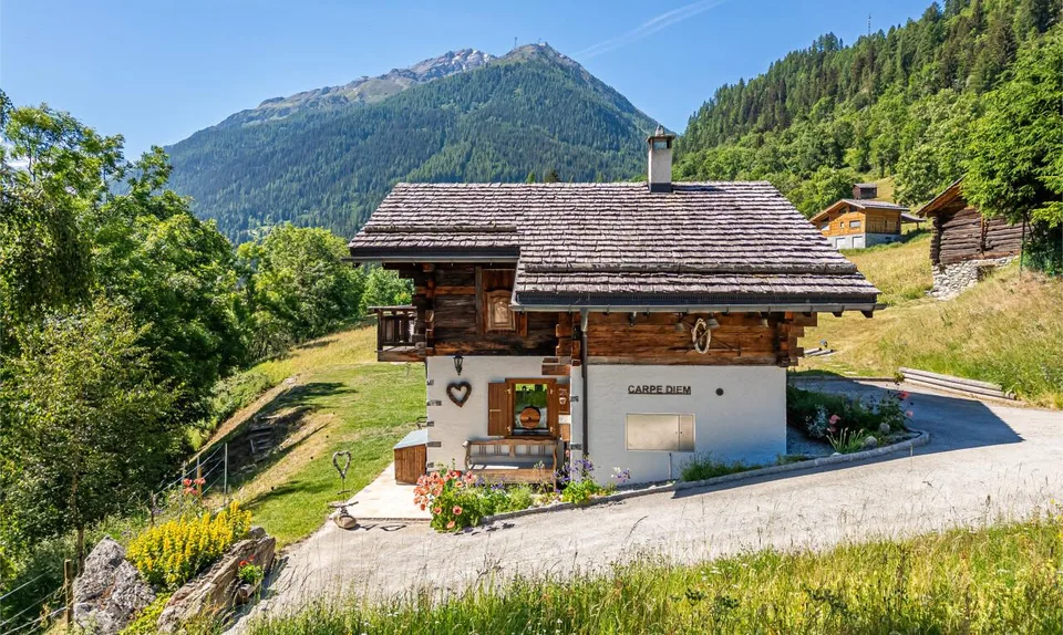 Chalet authentique avec dépendance de charme