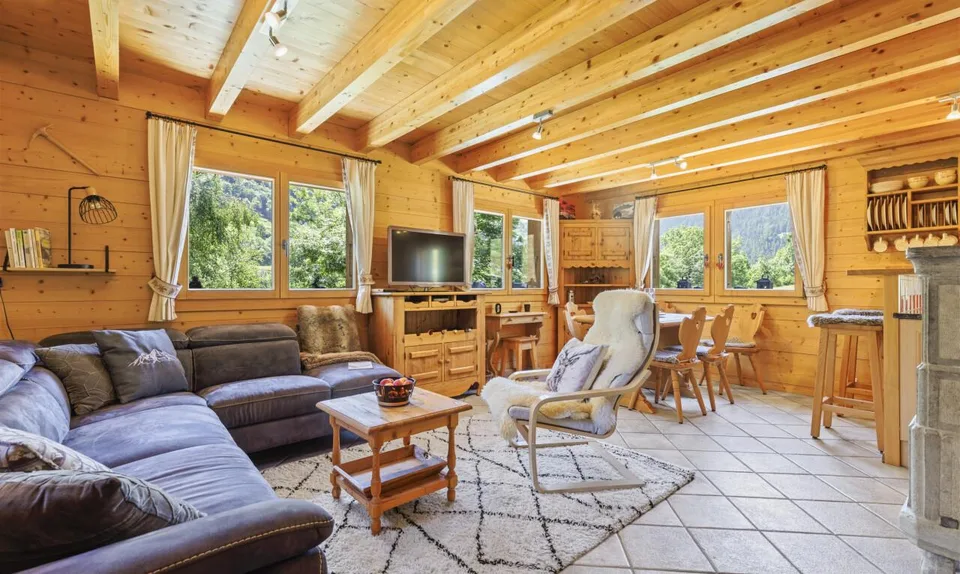 Chalet authentique avec dépendance de charme