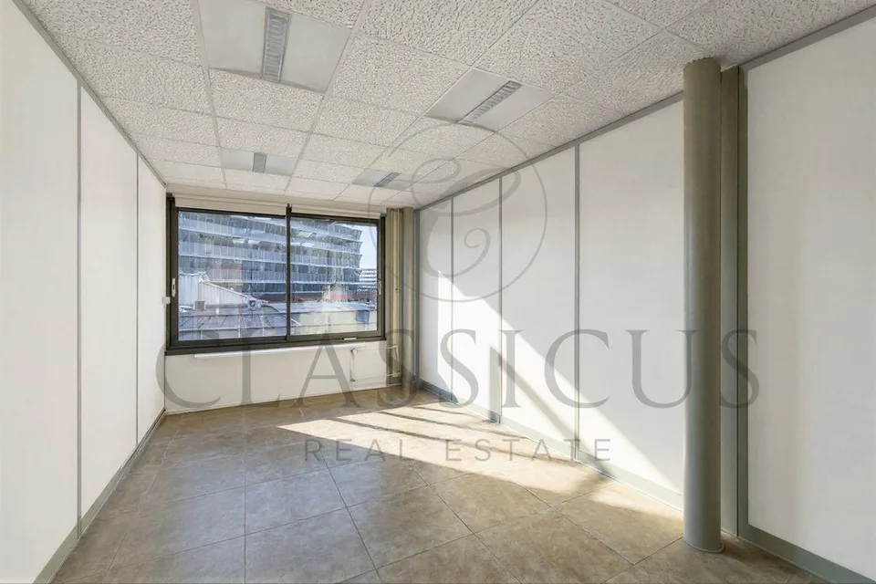 Grande surface de bureaux au 2ème étage - 263 m² - Genève Plainpalais – photo 8 sur 13