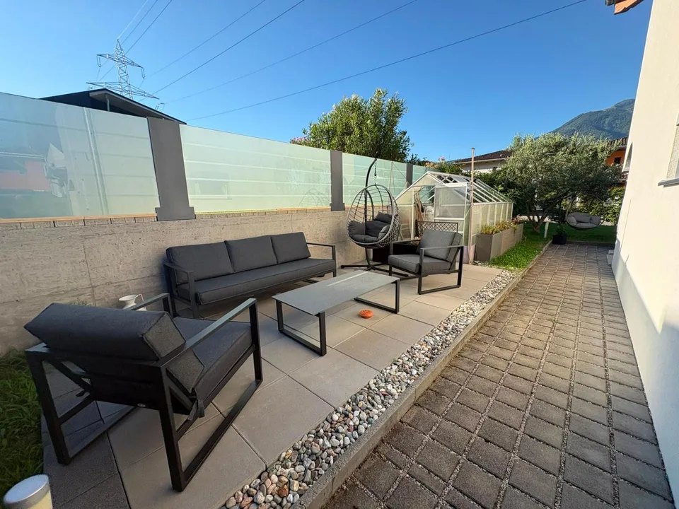 5 1/2-Zimmer-Villetta mit Garten an sehr sonniger, ruhiger Aussicht... – Foto 24 von 28