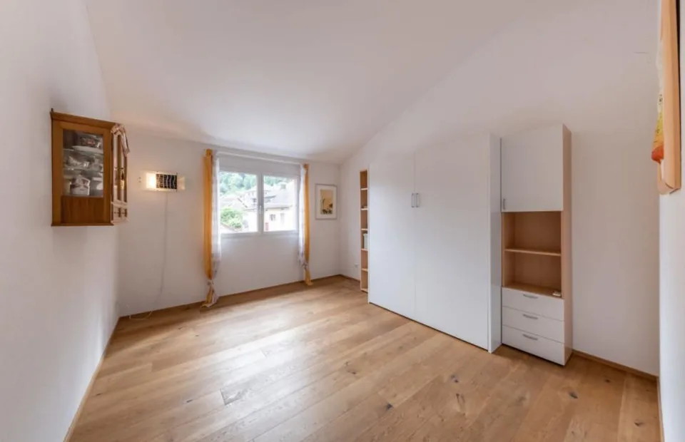 Neuwertige 4.5-Zimmer Attika-Wohnung zu vermieten