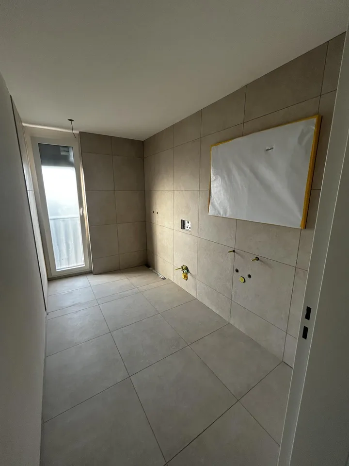 Erstbezug 3.5 Zimmer Attika Wohnung nahe an der Natur