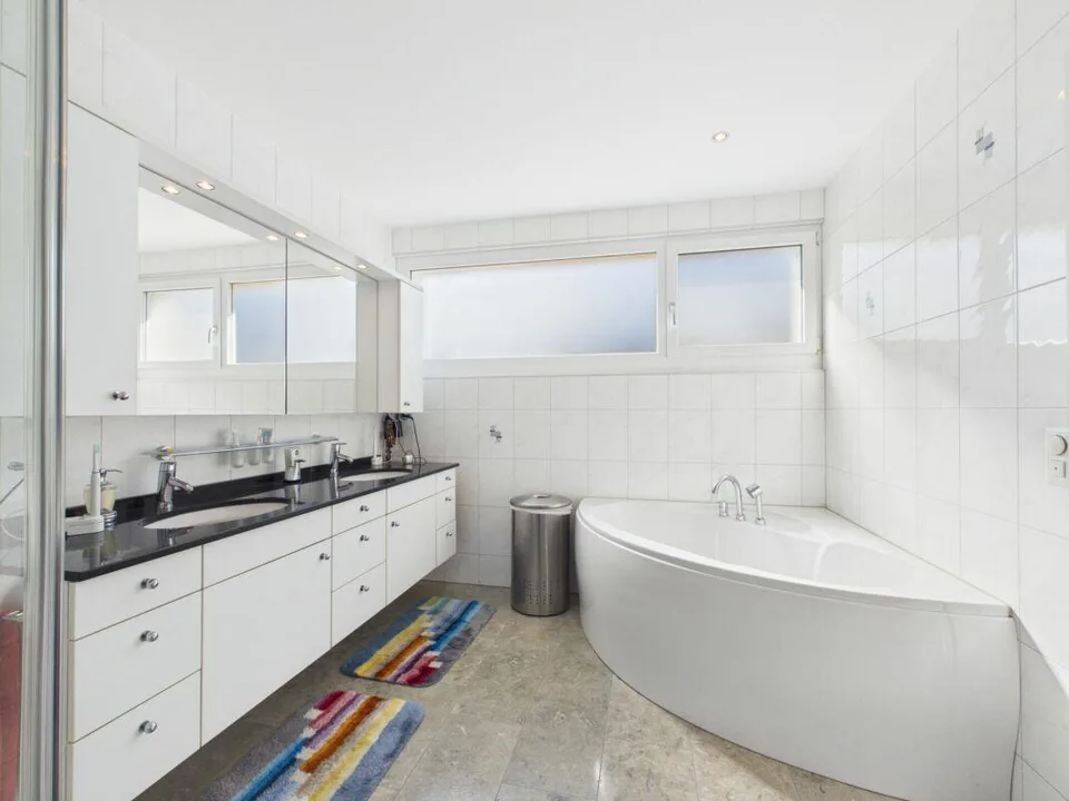 Exclusive 5½-room terrace house with a far-reaching view – photo 13 of 18