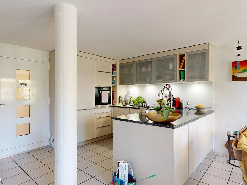 6.5-Zimmer-Doppelhaus mit Autoeinstellplatz – Foto 4 von 18