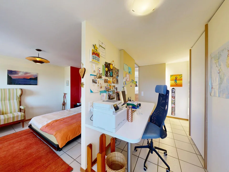 6.5-Zimmer-Doppelhaus mit Autoeinstellplatz – Foto 9 von 18