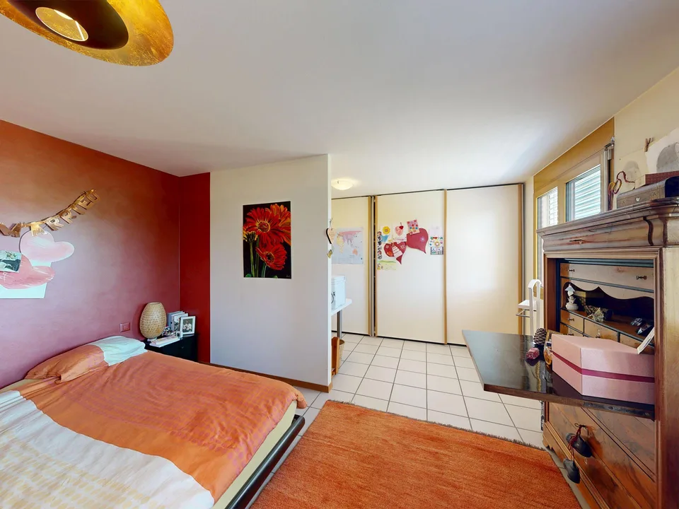 6.5-Zimmer-Doppelhaus mit Autoeinstellplatz – Foto 10 von 18