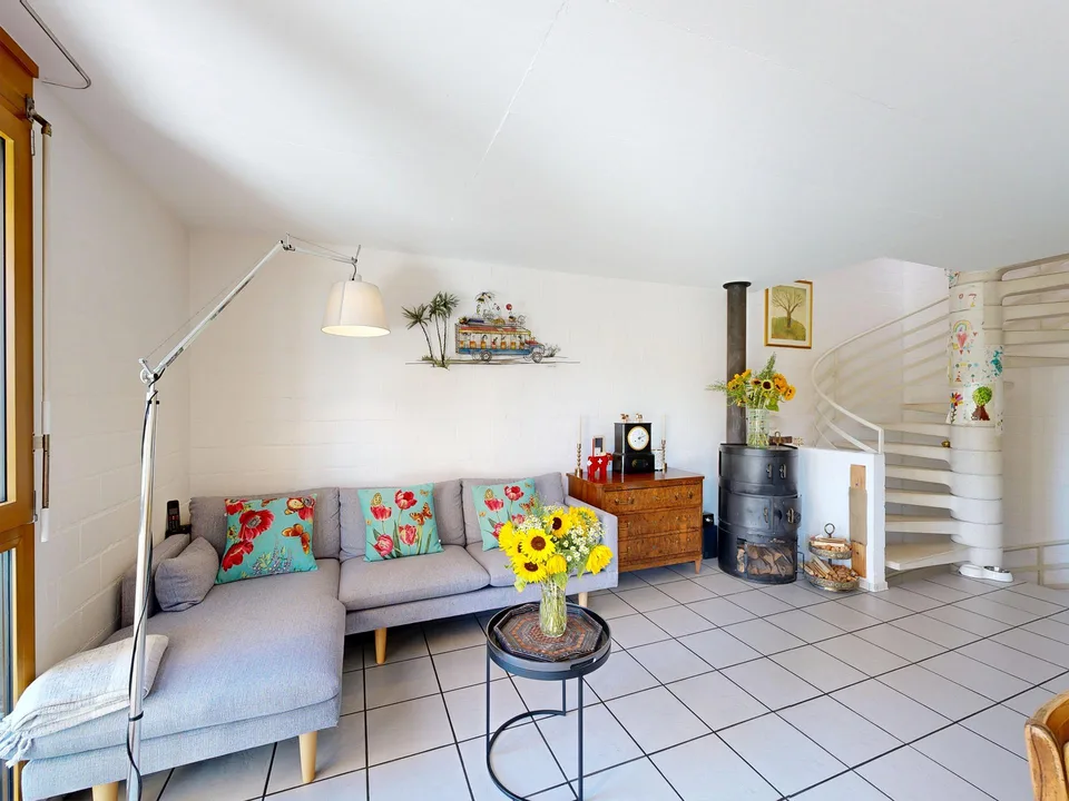 6.5-Zimmer-Doppelhaus mit Autoeinstellplatz – Foto 6 von 18