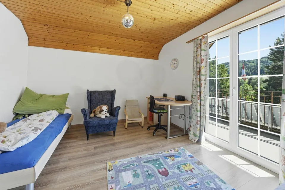 Freistehendes Familienhaus mit Charme, Privatsphäre und sonnigem G... – photo 18 of 30