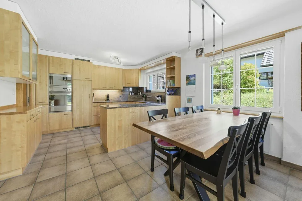Freistehendes Familienhaus mit Charme, Privatsphäre und sonnigem G... – photo 11 of 30
