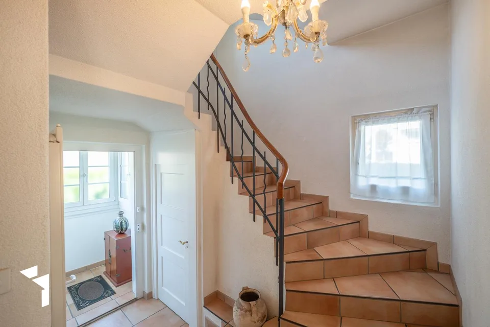 Fehr Immobilien - Top gepflegtes 5.5-Zimmer-EFH an zentraler Lage – foto 5 di 14
