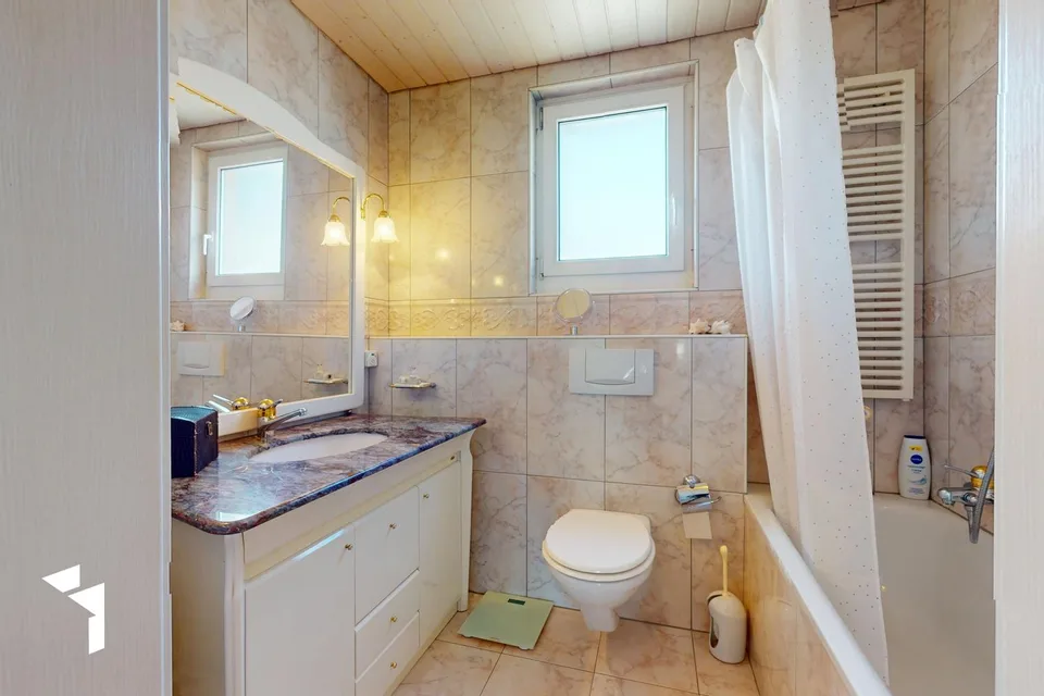 Fehr Immobilien - Top gepflegtes 5.5-Zimmer-EFH an zentraler Lage – foto 9 di 14