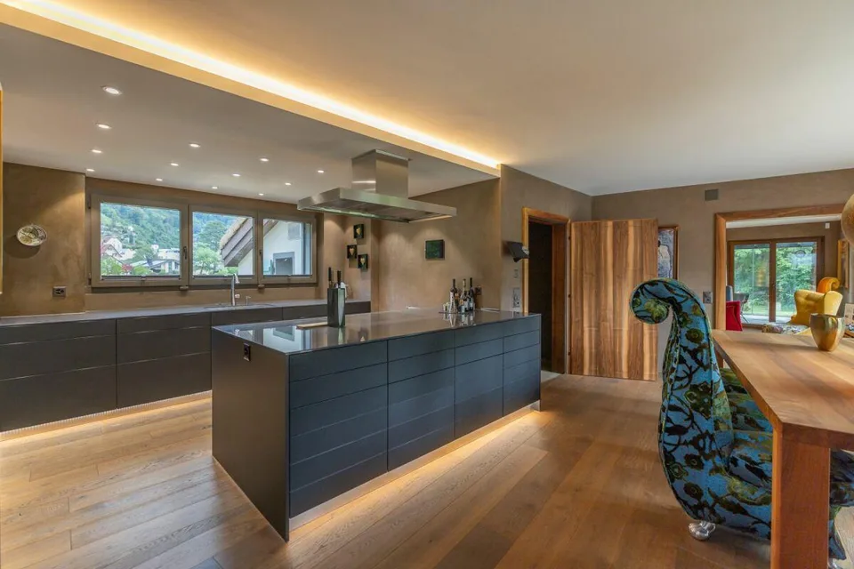 Exklusive Residenz mit Pool und privater Gartenidylle – Foto 9 von 13