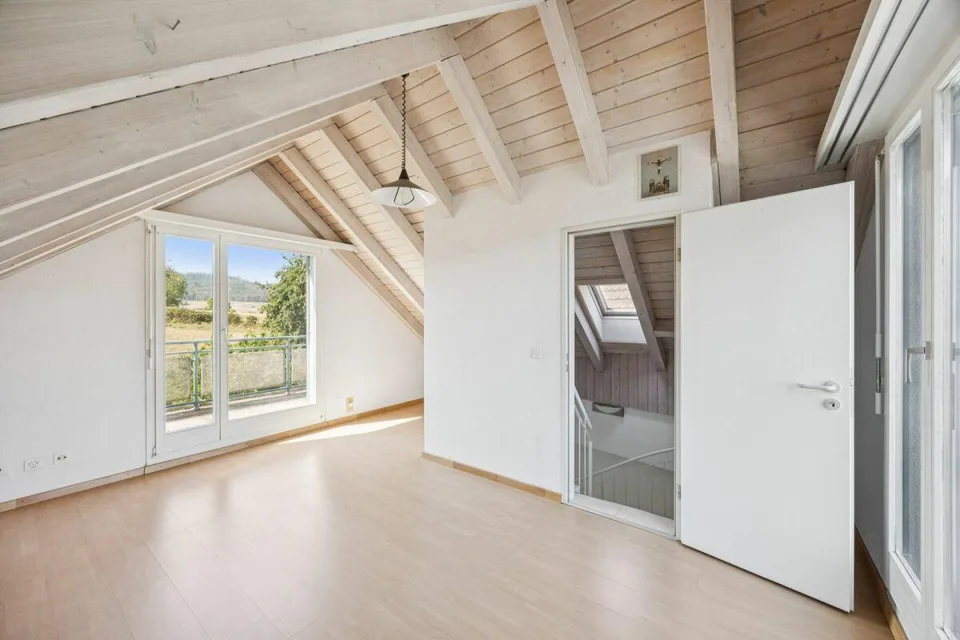 Maison individuelle en rangée moderne de 5 ½ pièces avec garage et belle vue – photo 10 sur 10